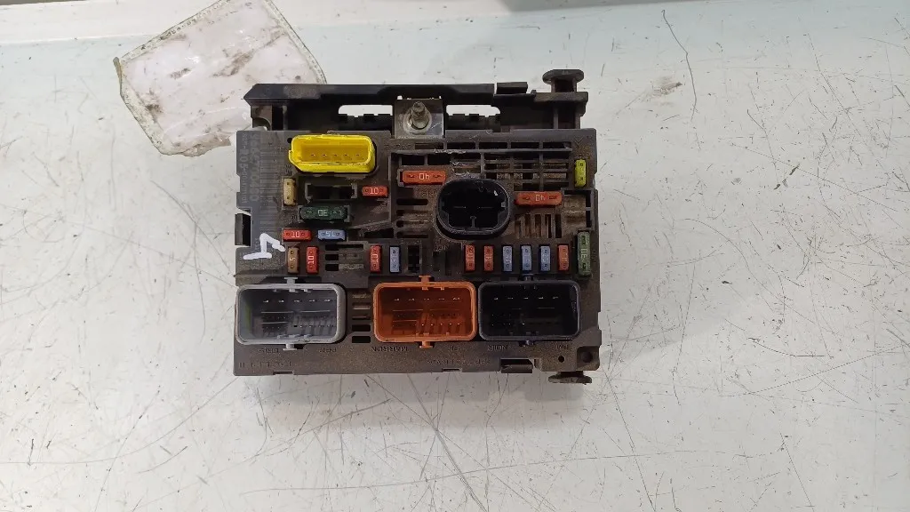 CENTRALINA PORTA FUSIBILI PEUGEOT 308 Serie DV6TED4 diesel 1560 (07>14)