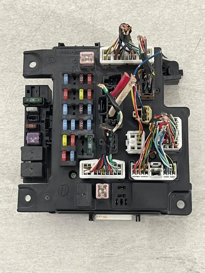 CENTRALINA PORTA FUSIBILI con codice 116RAI-000004 da 8637A319 PEUGEOT 4007 1° Serie con codice motore 4HN Diesel 2200