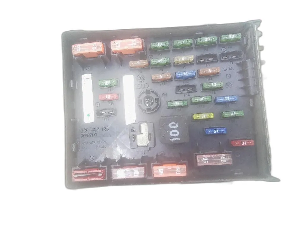 CENTRALINA PORTA FUSIBILI con codice 3C0937125 da SEAT Alhambra 3° Serie CFFB diesel 1968 (10>)