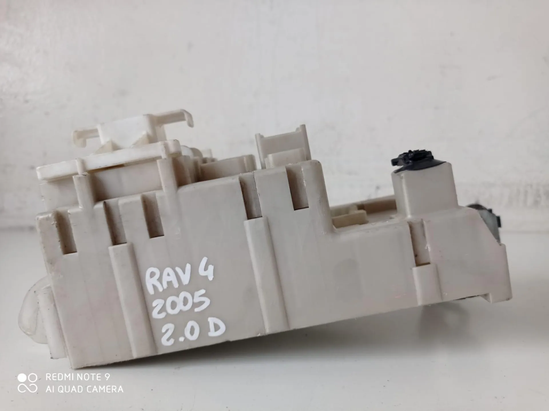 CENTRALINA PORTA FUSIBILI con codice 82783-42081 da TOYOTA Rav4 4° Serie Diesel 2000 (05>09)