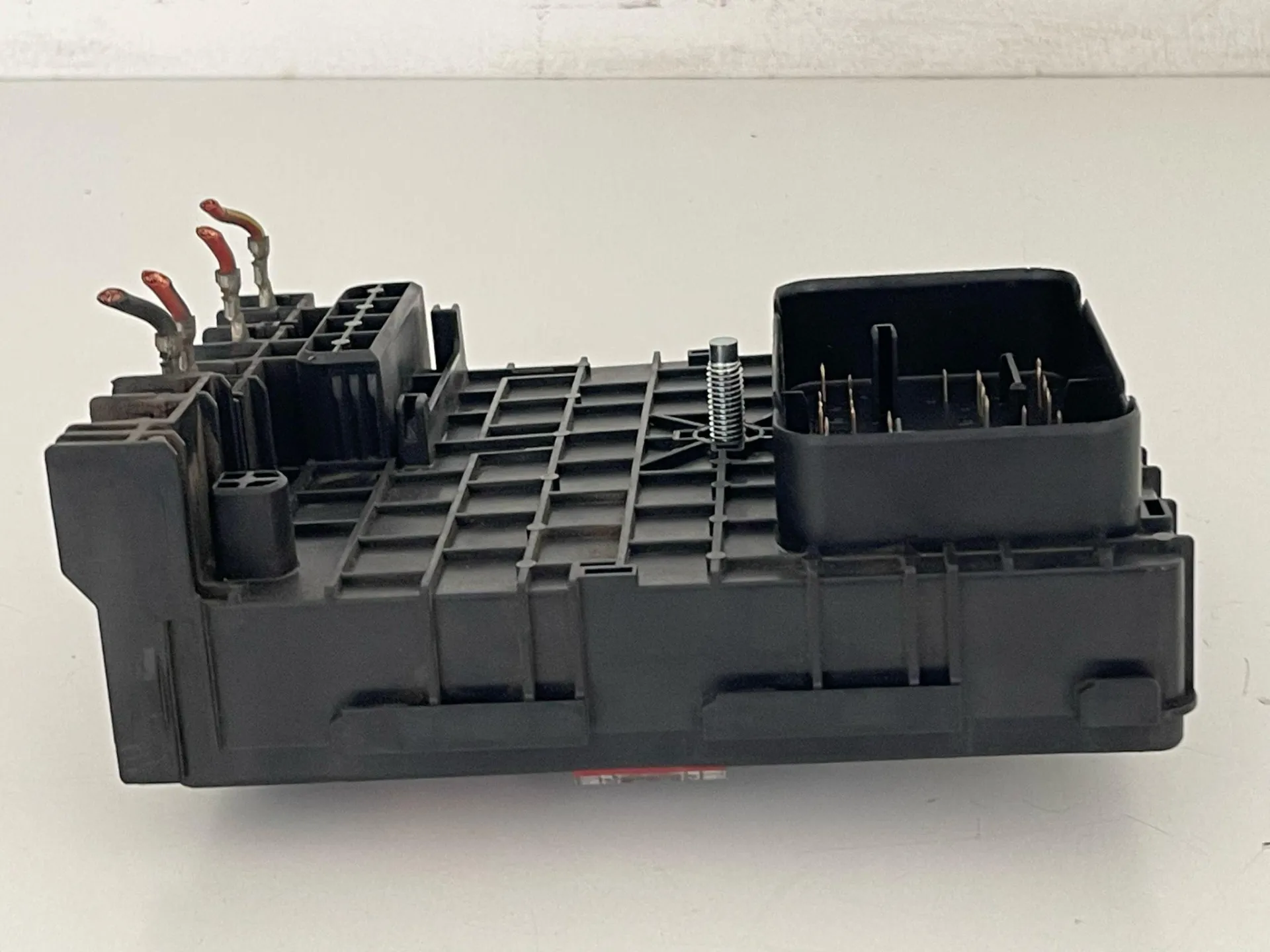 CENTRALINA PORTA FUSIBILI con codice 0600089 da VOLKSWAGEN Passat Variant 5° Serie con codice motore CDG/CDG Benzina 1400 (10>)