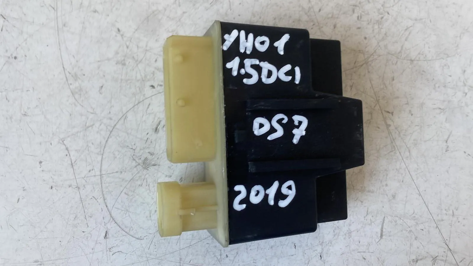 CENTRALINA PRERISCALDAMENTO CANDELETTE con codice 9662570880 da CITROEN DS 7 Crossback con codice motore YH01/YH01 Diesel 1500 (17>20)