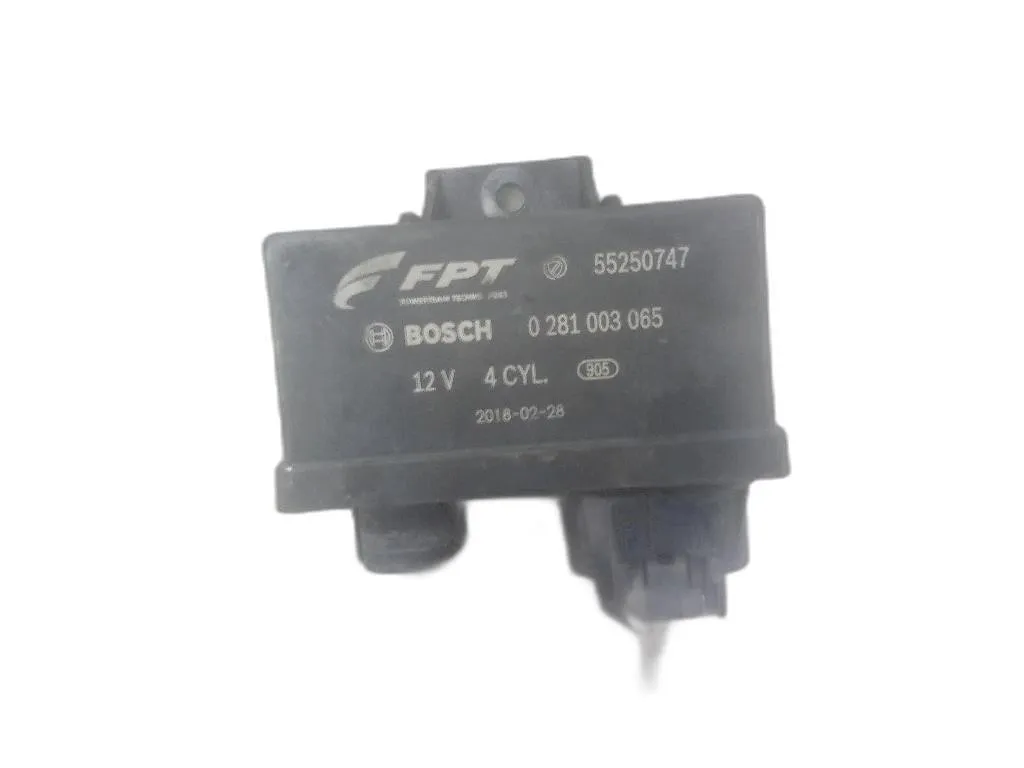 CENTRALINA PRERISCALDAMENTO CANDELETTE con codice 0281003065 55250747 da FIAT Panda 3° Serie 312B1000 diesel 1248 (12>)