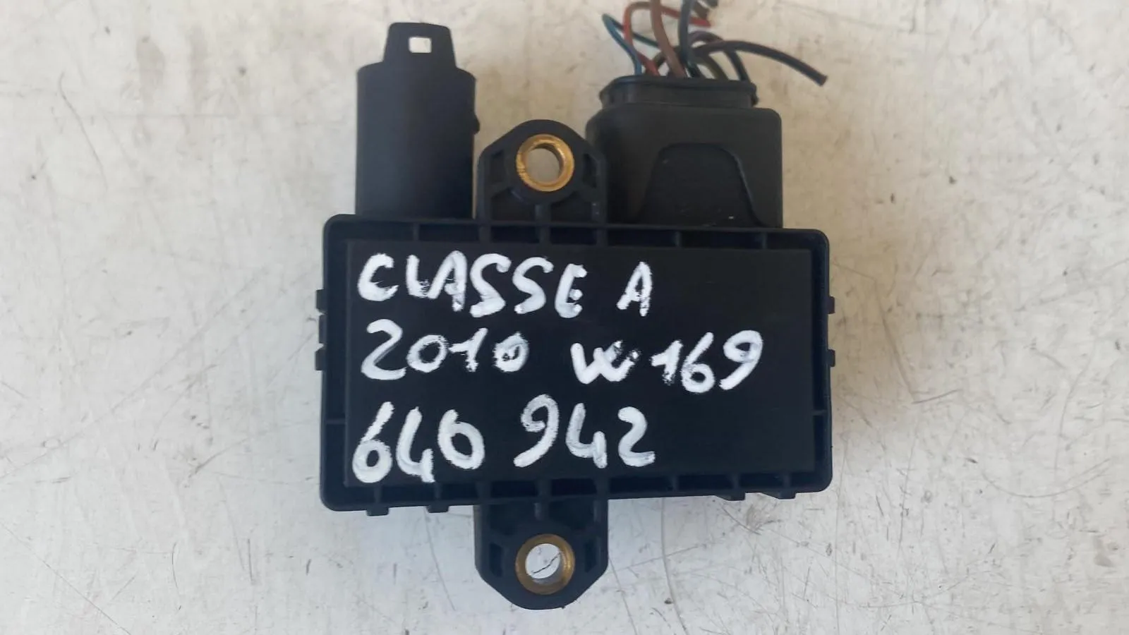 CENTRALINA PRERISCALDAMENTO CANDELETTE con codice A6401532779 Q 00 da MERCEDES Classe A W169 4° Serie con codice motore 640942/640942 Diesel 2000 (08>)