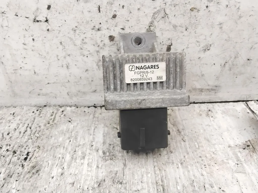 CENTRALINA PRERISCALDAMENTO CANDELETTE con codice 8200859243 da NISSAN Qashqai +2 K9K diesel 1461 (08>13)
