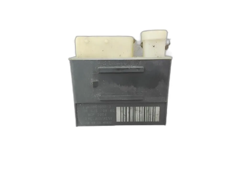 CENTRALINA PRERISCALDAMENTO CANDELETTE con codice 9662570880 da PEUGEOT 308 Berlina Restyling DV5RC-YHZ-YH01 diesel 1499 (17>)