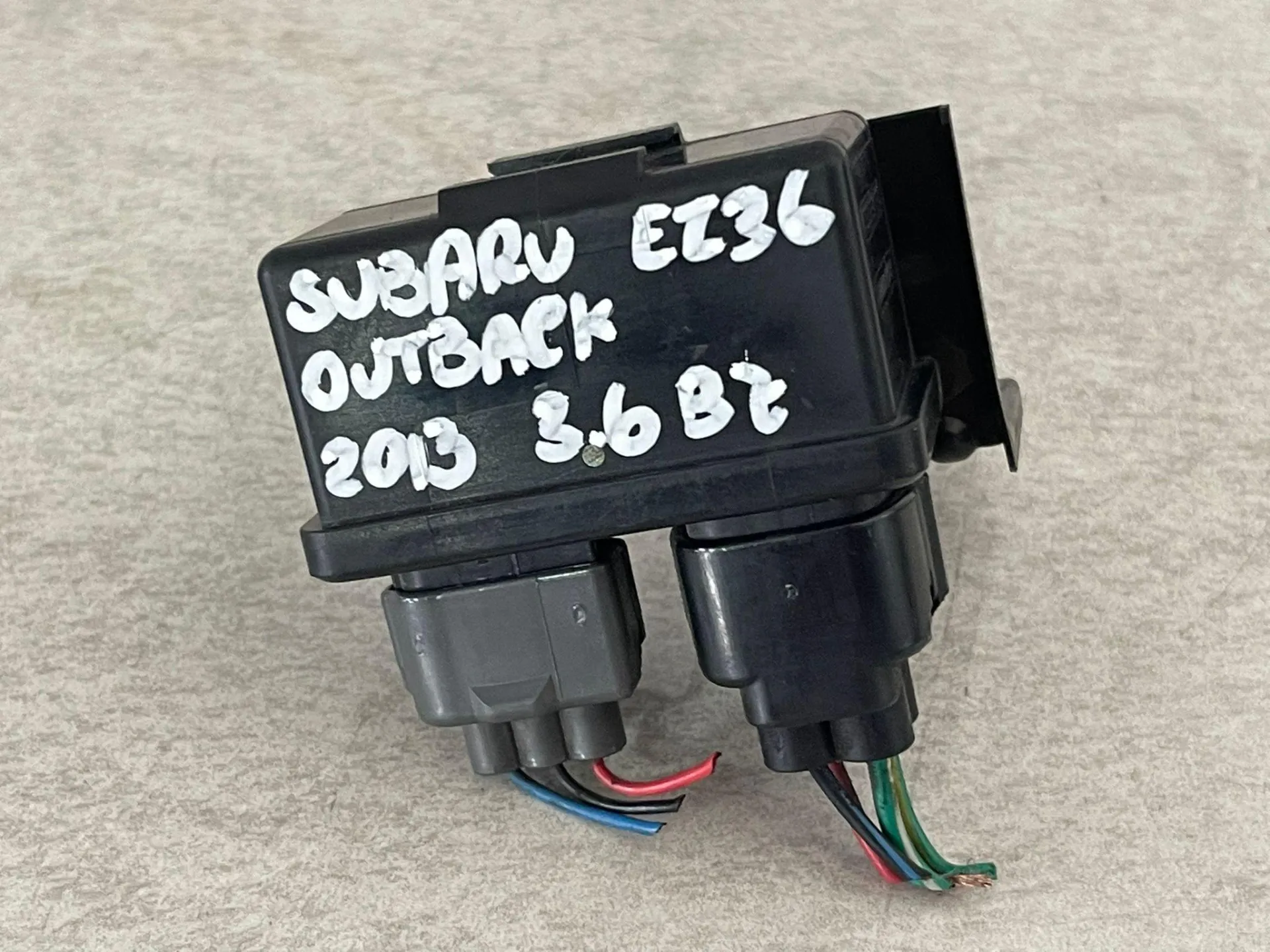 CENTRALINA RELE CANDELETTA con codice 86121AJ000 da SUBARU Outback Serie Benzina 3600 (09>15)