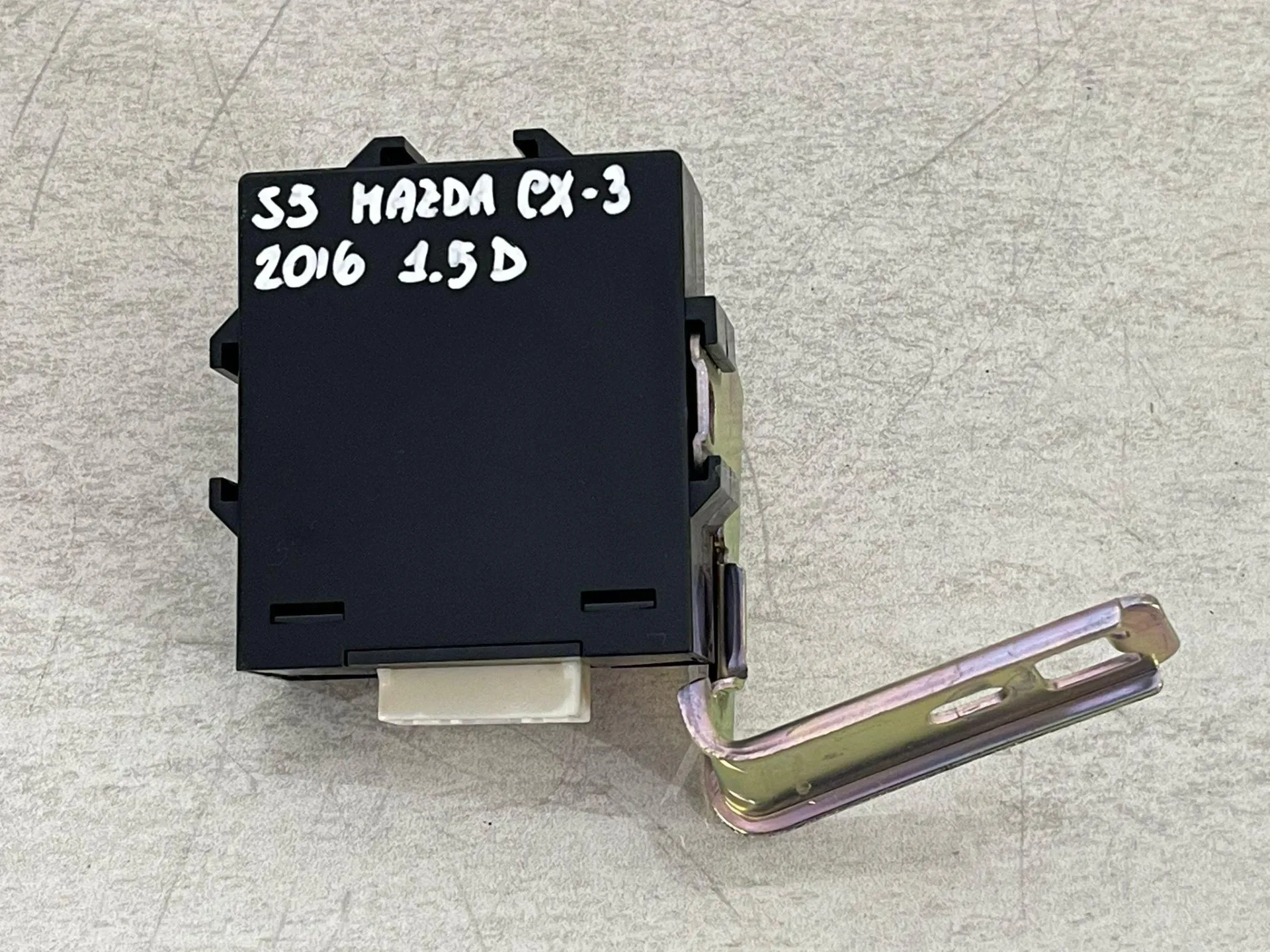 CENTRALINA SENSORI DI PARCHEGGIO con codice DA6C-67UU0 da MAZDA CX3 Serie (15>)