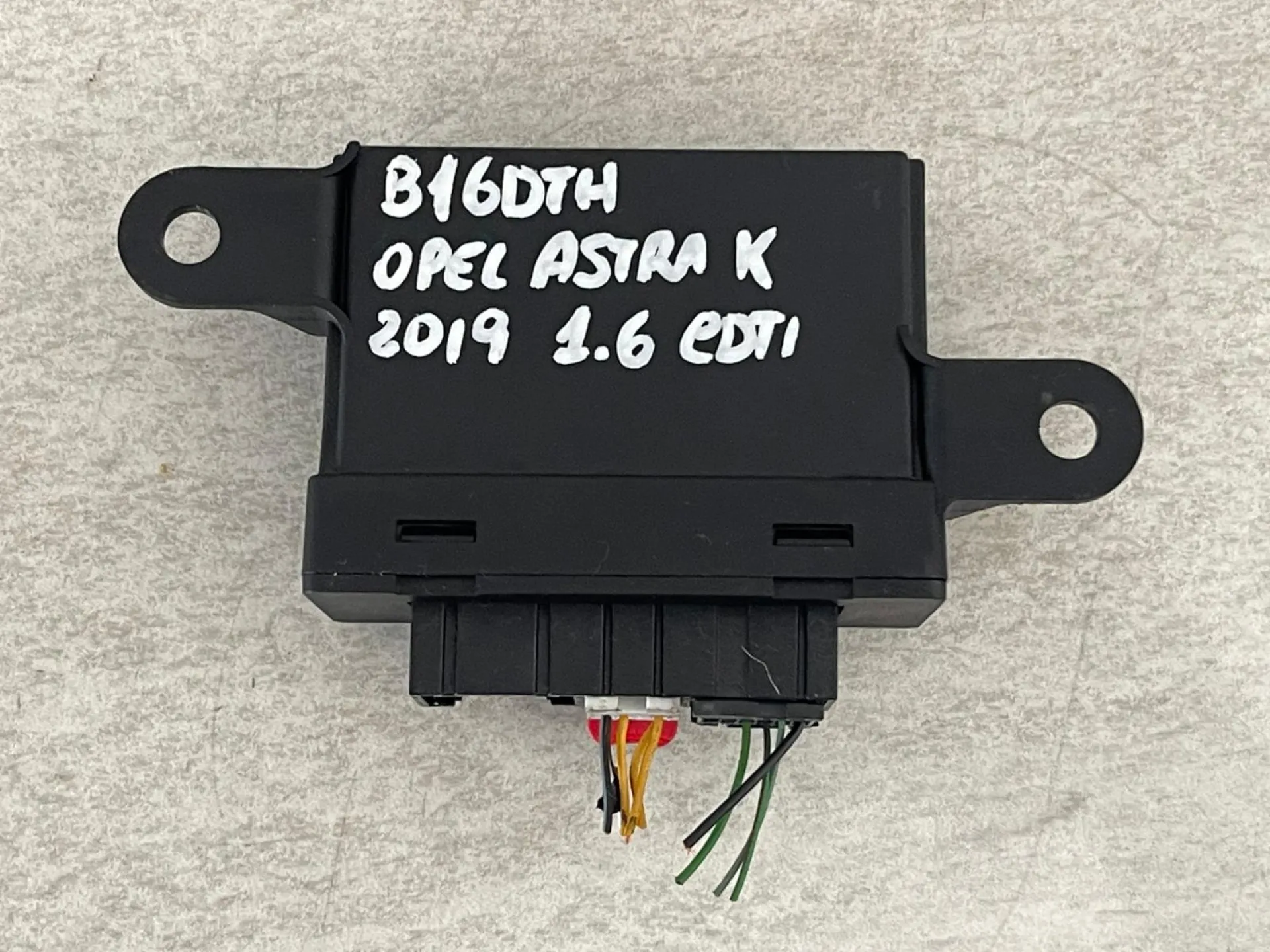CENTRALINA SENSORI DI PARCHEGGIO con codice 39051216 da OPEL Astra K Sports Tourer (15>22)