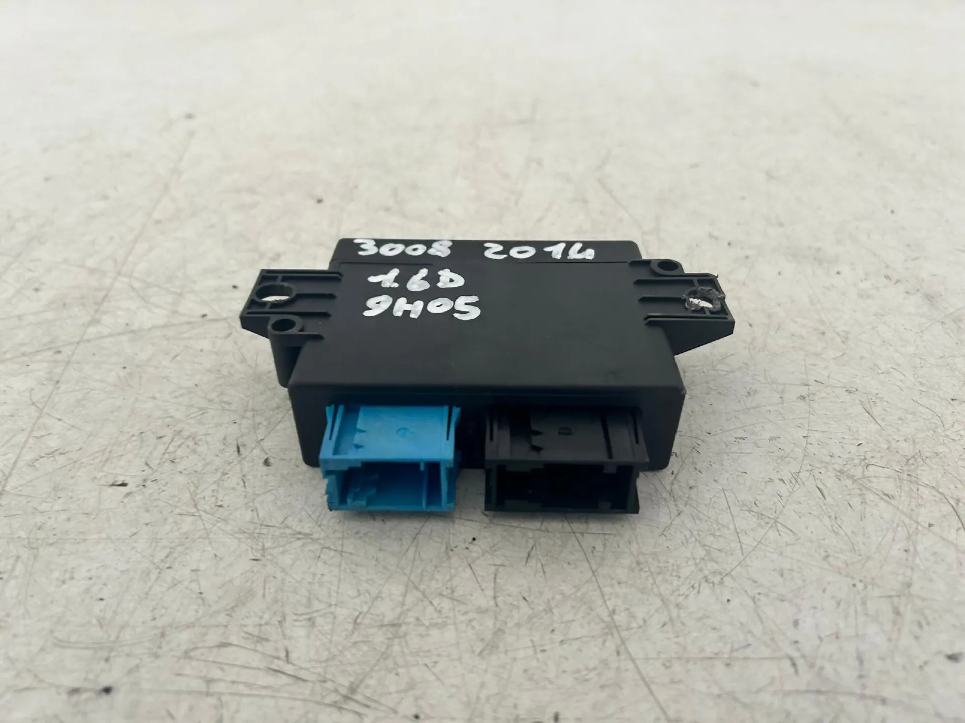 CENTRALINA SENSORI DI PARCHEGGIO con codice 9800266380 da PEUGEOT 3008 Serie (09>16)
