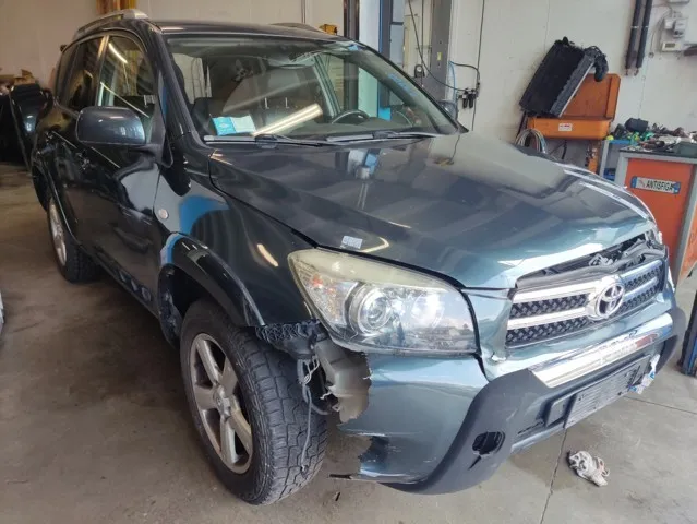 POMPA INIEZIONE TOYOTA RAV 4 06>10
