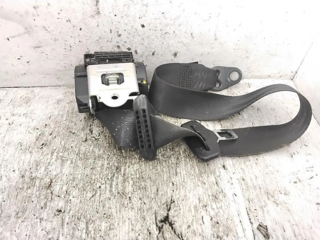 CINTURA DI SICUREZZA ANTERIORE SINISTRA con codice 621088600C da DACIA Sandero Serie II (12>20)