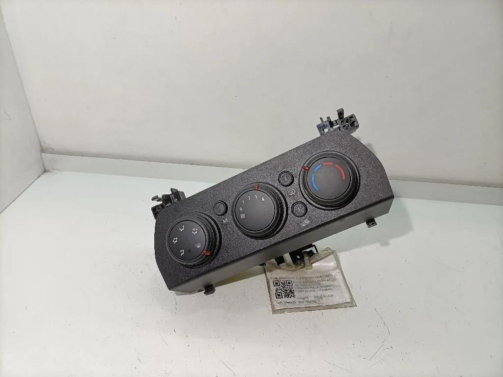 COMANDI CLIMA DACIA Sandero Serie T258836 H4D480 (21>)