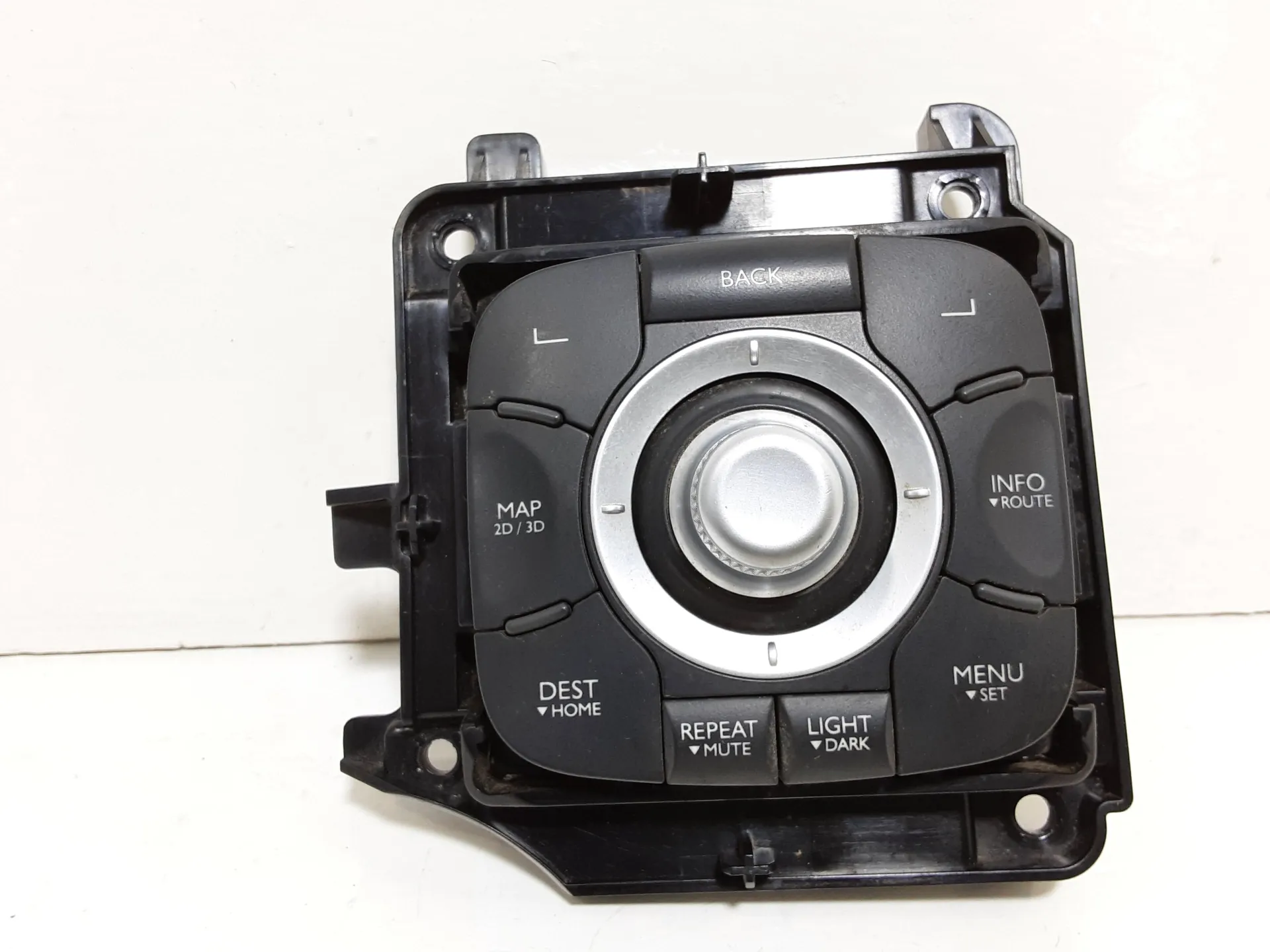 COMANDI NAVIGATORE con codice 253B00345R da RENAULT Megane III Grand Tour (08>15)