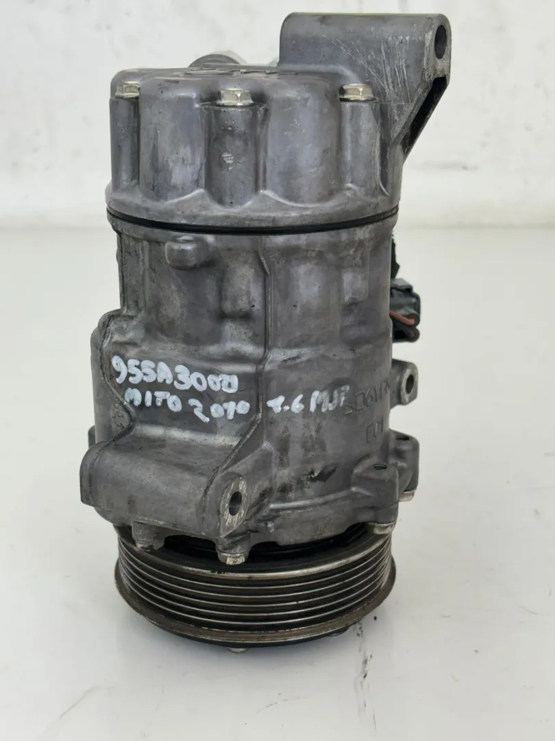 COMPRESSORE A/C con codice 51820448 da ALFA ROMEO Mito Serie (955_) con codice motore 955A3000/955A3000 Diesel 1600 (08>)