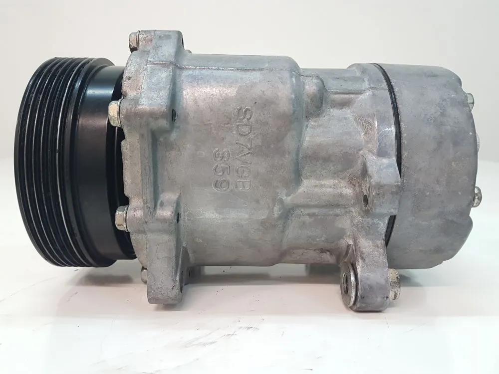 COMPRESSORE A/C con codice 1J0820803K da AUDI A3 Serie (8L1) AGN Benzina 1800 (96>03)