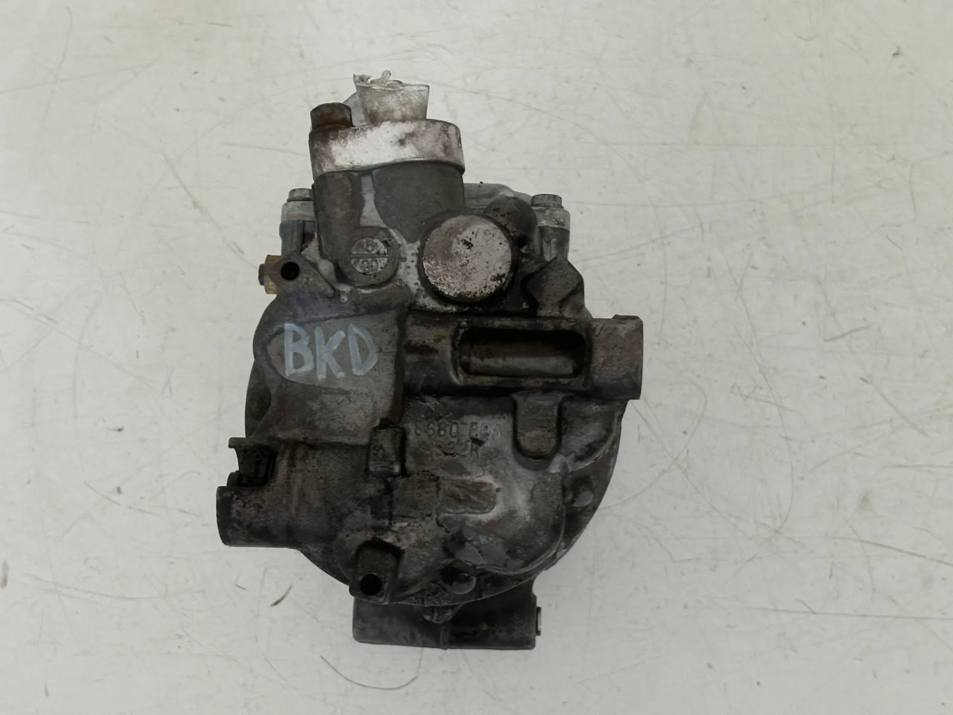 COMPRESSORE A/C con codice 1K0820859F da AUDI A3 Serie (8P1) con codice motore BKD/BKD Diesel 2000 (08>12)