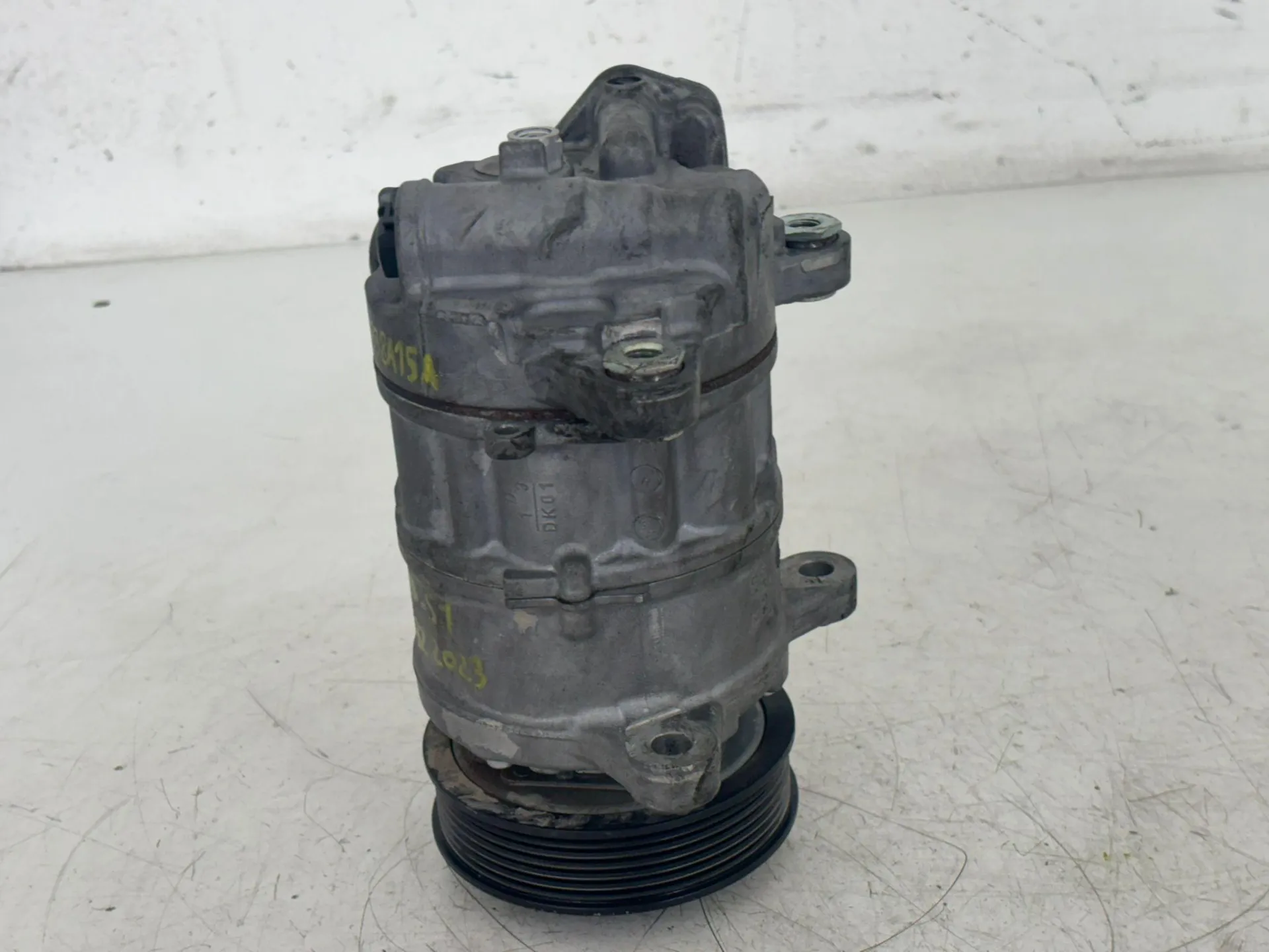 COMPRESSORE A/C con codice 7948797-02 da BMW Serie 1 F40 Benzina 1500 (19>)