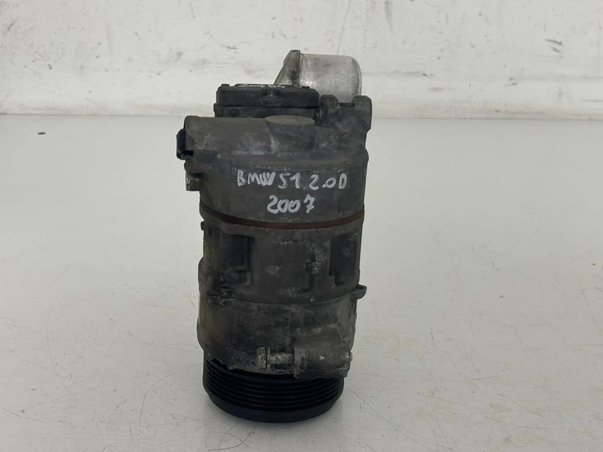 COMPRESSORE A/C con codice 6452 6987766-02 da BMW Serie 1 Serie (E87) con codice motore 204D4/204D4 Diesel 2000 (07>)