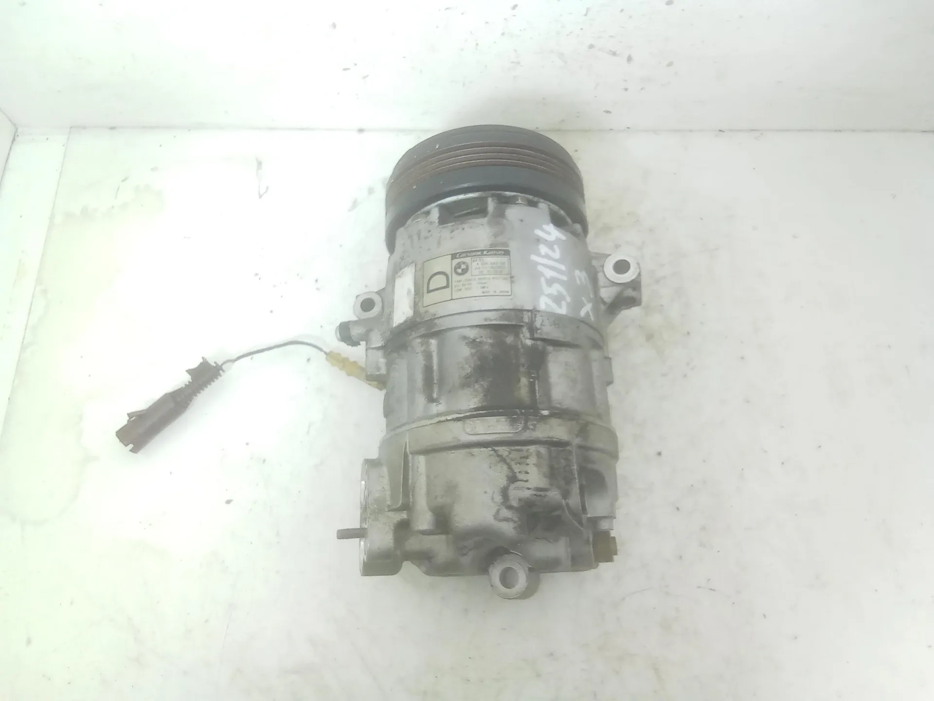 COMPRESSORE A/C con codice 6905643-08 da BMW X3 1° Serie 204d4 Diesel 2000 (04>10)