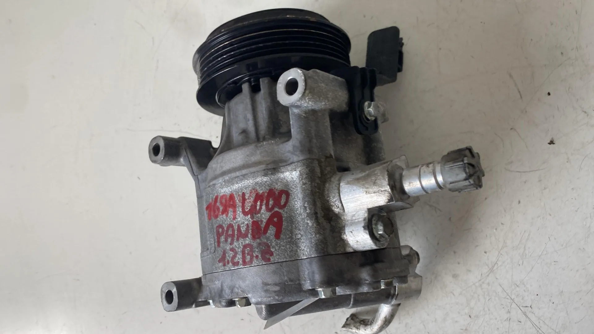COMPRESSORE A/C con codice 52060461 da FIAT Panda 2° Serie con codice motore 169A4000/169A4000 Benzina 1200 (03>10)