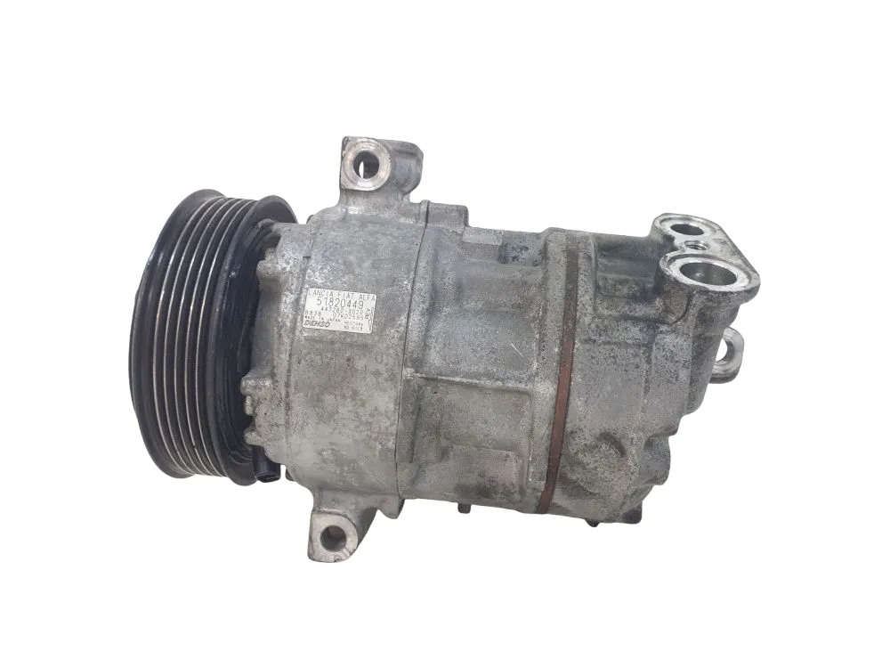COMPRESSORE A/C con codice 51820449 / 4472603020 da LANCIA Delta 3° Serie con codice motore 844A1000 (2010)