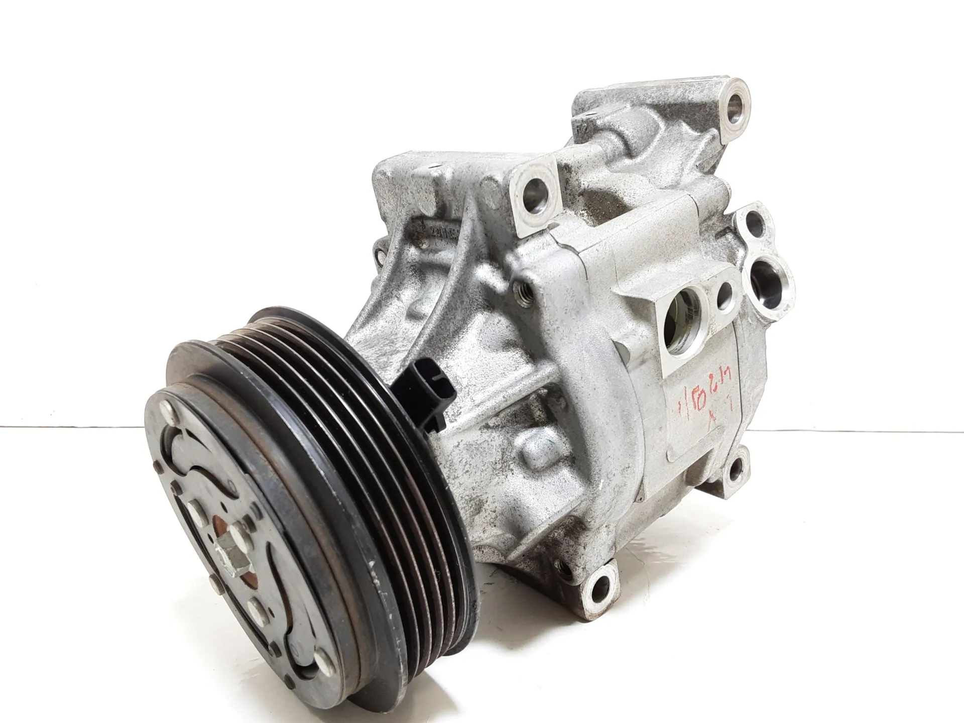 COMPRESSORE A/C con codice 52121921 da LANCIA Ypsilon 4° Serie 463 41 162 Hybrid 1000 (11>)