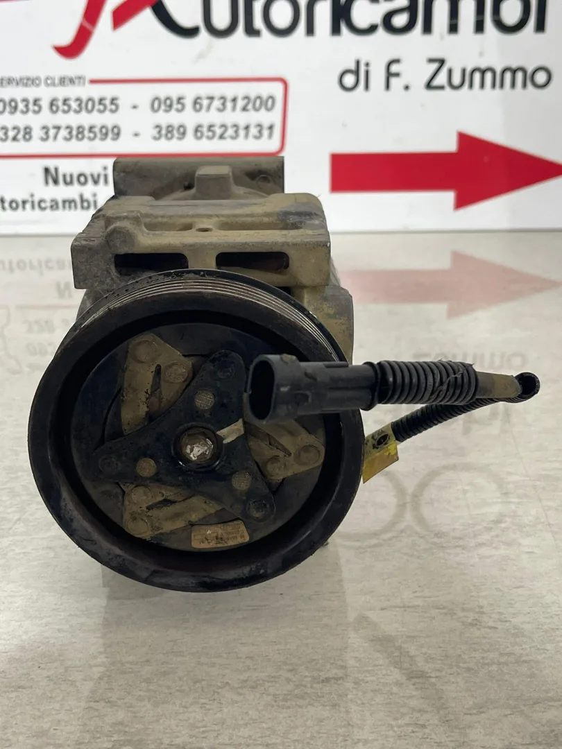 COMPRESSORE A/C con codice 592476000 da 51747318 FIAT Punto Berlina 5P 3° Serie con codice motore 188A2000 Diesel 1900