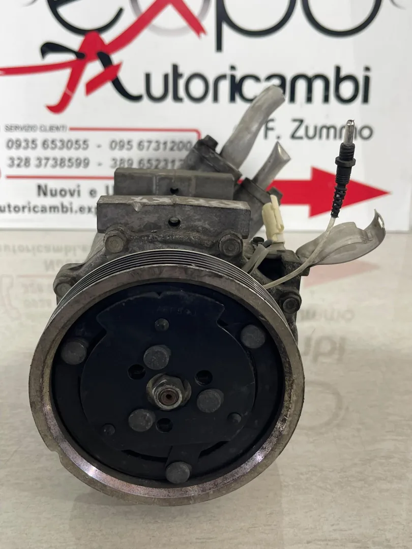 COMPRESSORE A/C con codice 8200529884 da 8200840899 DACIA Sandero 1° Serie con codice motore K9K K7 Diesel 1500