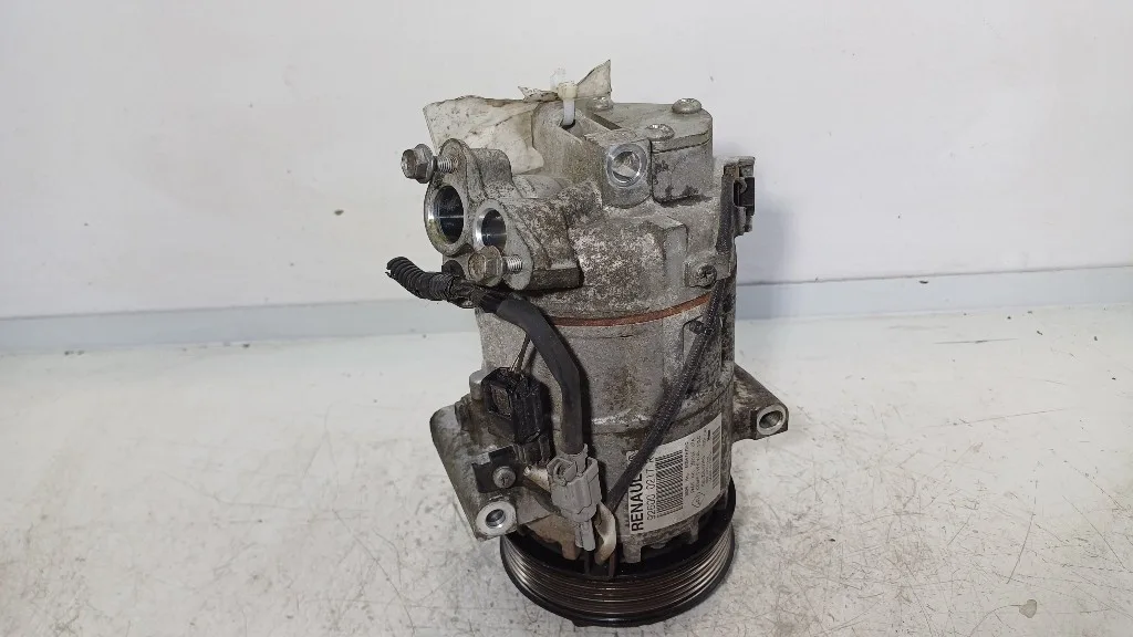 COMPRESSORE A/C RENAULT Clio Grandtour 926000217R H5F403 benzina 1197 (13>)