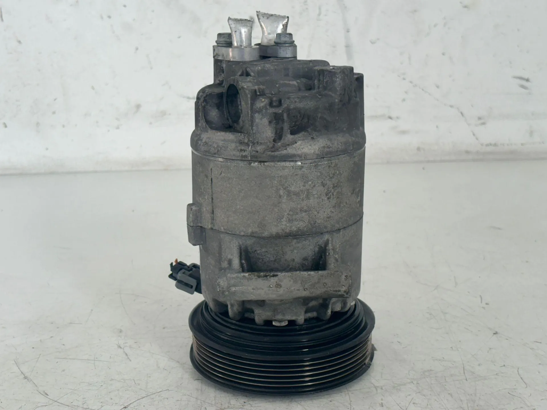 COMPRESSORE A/C con codice 8200600110 da NISSAN Qashqai 1° Serie Diesel 1500 (06>09)
