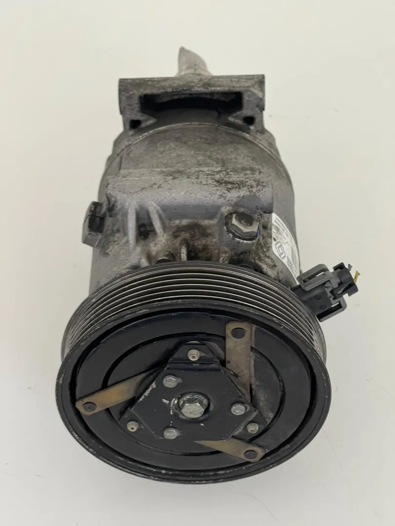 COMPRESSORE A/C con codice 8200940837 da NISSAN Qashqai 2° Serie con codice motore K9K J8/K9K J8 Diesel 1500 (10>13)