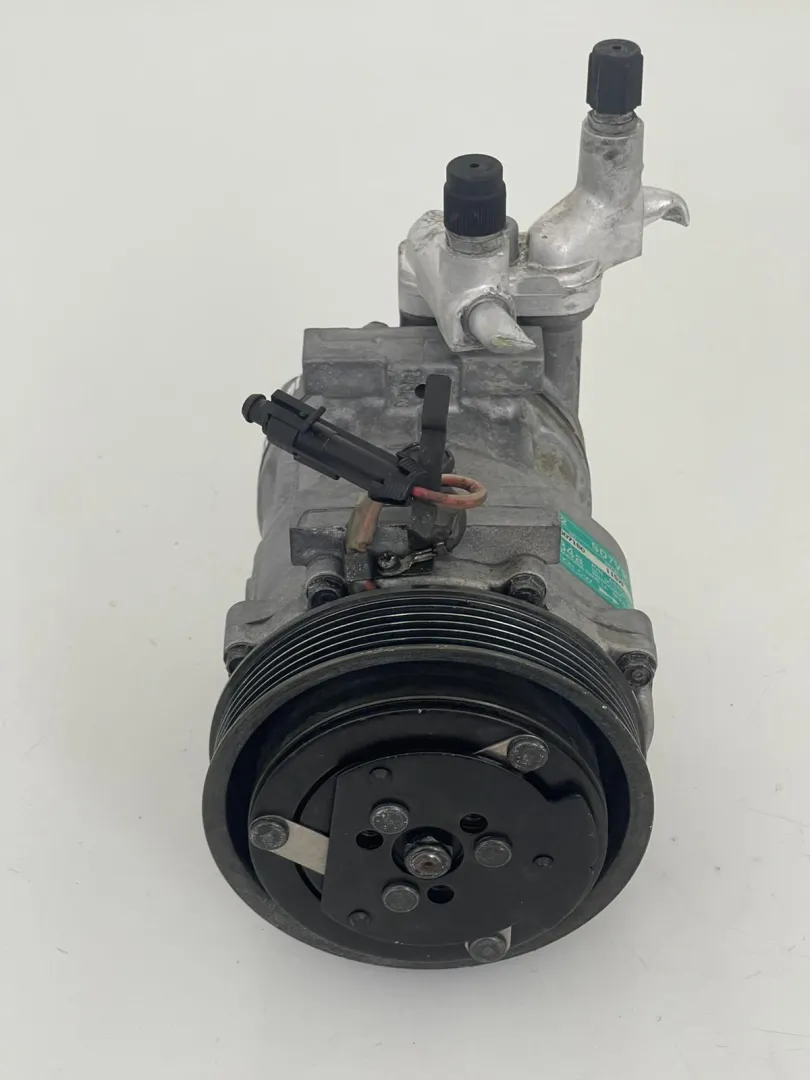 COMPRESSORE A/C con codice 5750007160 da NISSAN Qashqai 2° Serie con codice motore M9R/M9R Diesel 2000 (10>13)