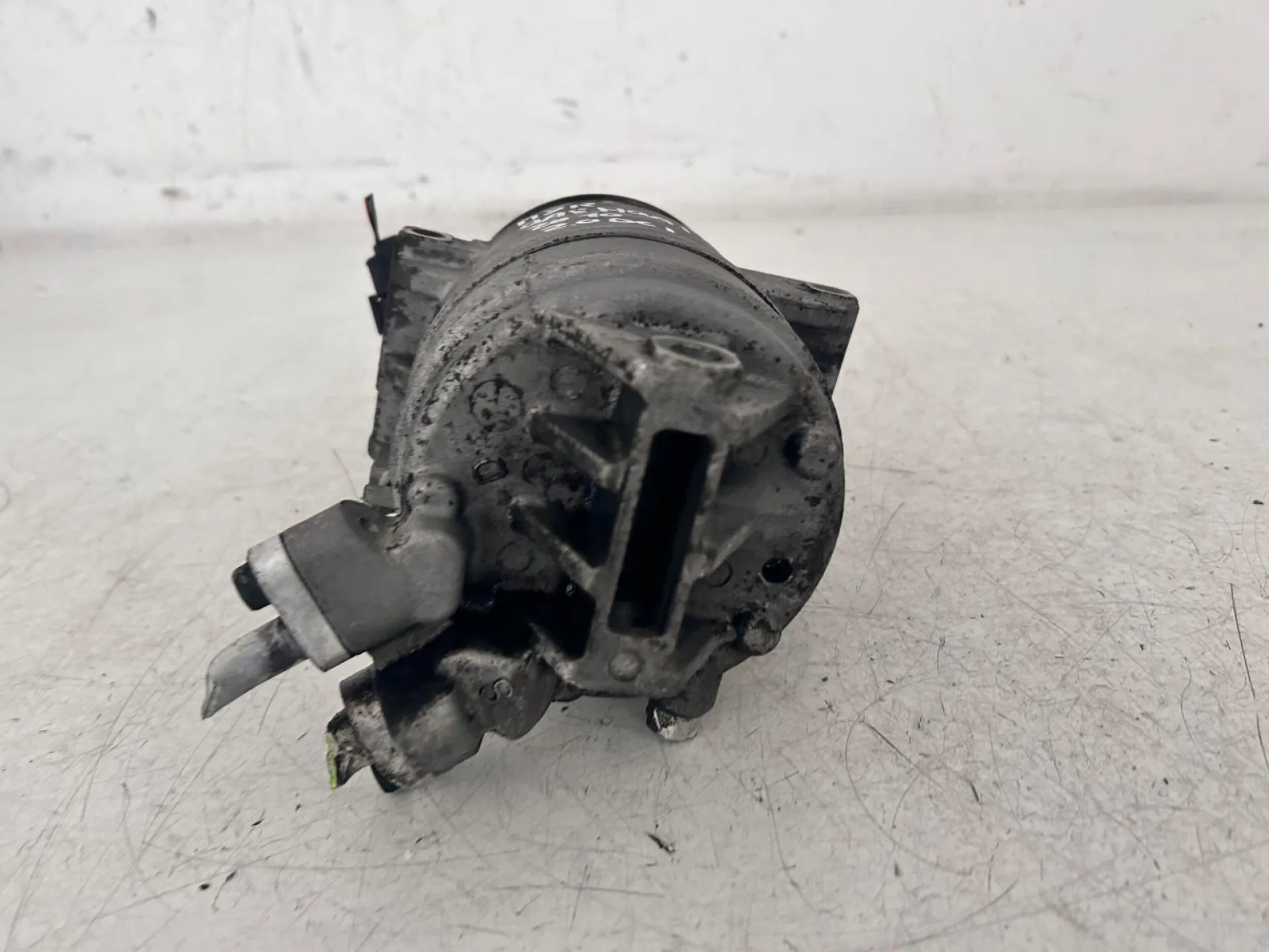 COMPRESSORE A/C con codice 92600JY02A da NISSAN Qashqai 2° Serie Diesel 2000 (10>13)