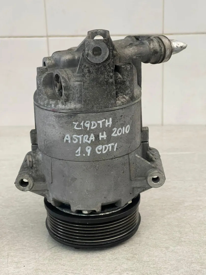 COMPRESSORE A/C con codice 401351739 da OPEL Astra H Berlina 2° serie Diesel 1900 (07>)
