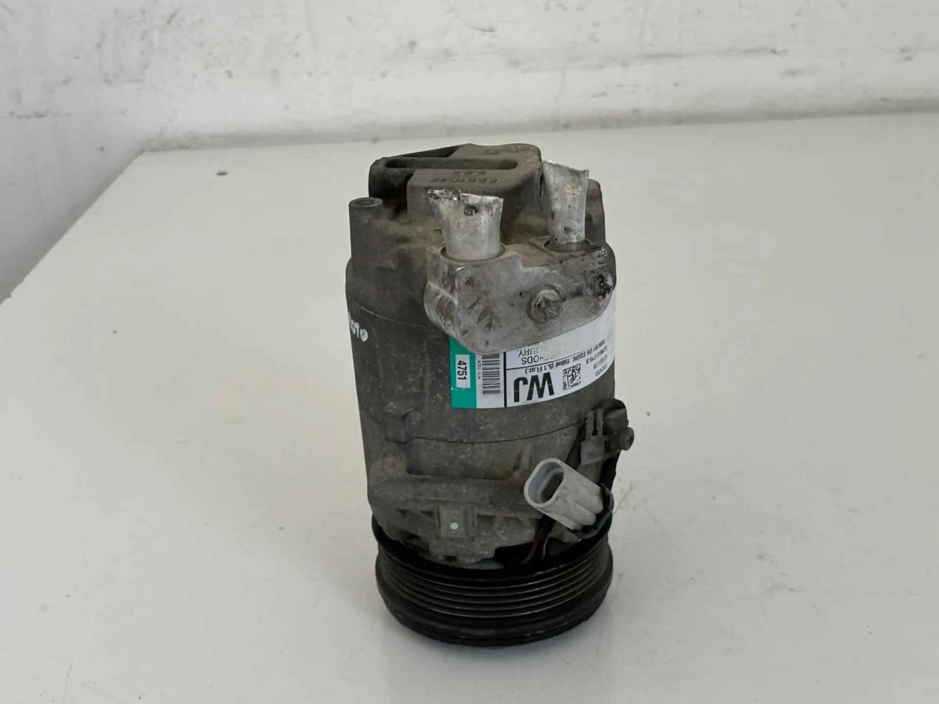 COMPRESSORE A/C con codice 13124751 da OPEL Corsa D 5P 1° Serie con codice motore Z17DTH/Z17DTH Diesel 1300 (06>)
