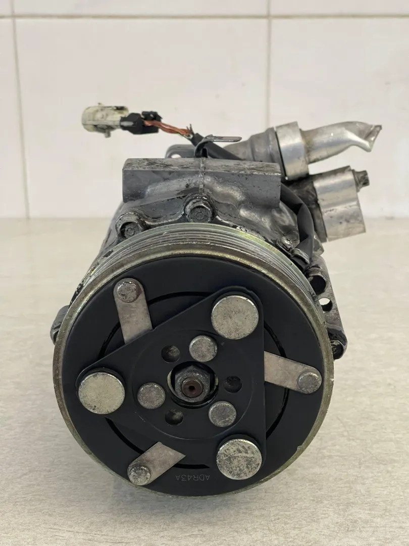 COMPRESSORE A/C con codice 13106850 da OPEL Corsa D 5P 1° Serie Diesel 1300 (06>)