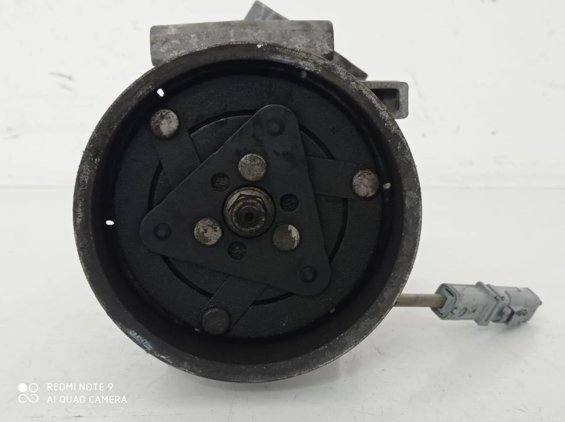 COMPRESSORE A/C con codice 8200319568 da RENAULT Clio Serie Benzina 1200 (08>15)
