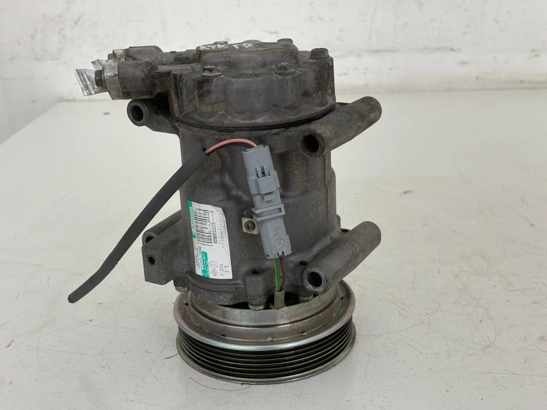 COMPRESSORE A/C con codice 8200953359-A da RENAULT Clio Serie con codice motore K9K T7/K9K T7 Diesel 1500 (08>15)