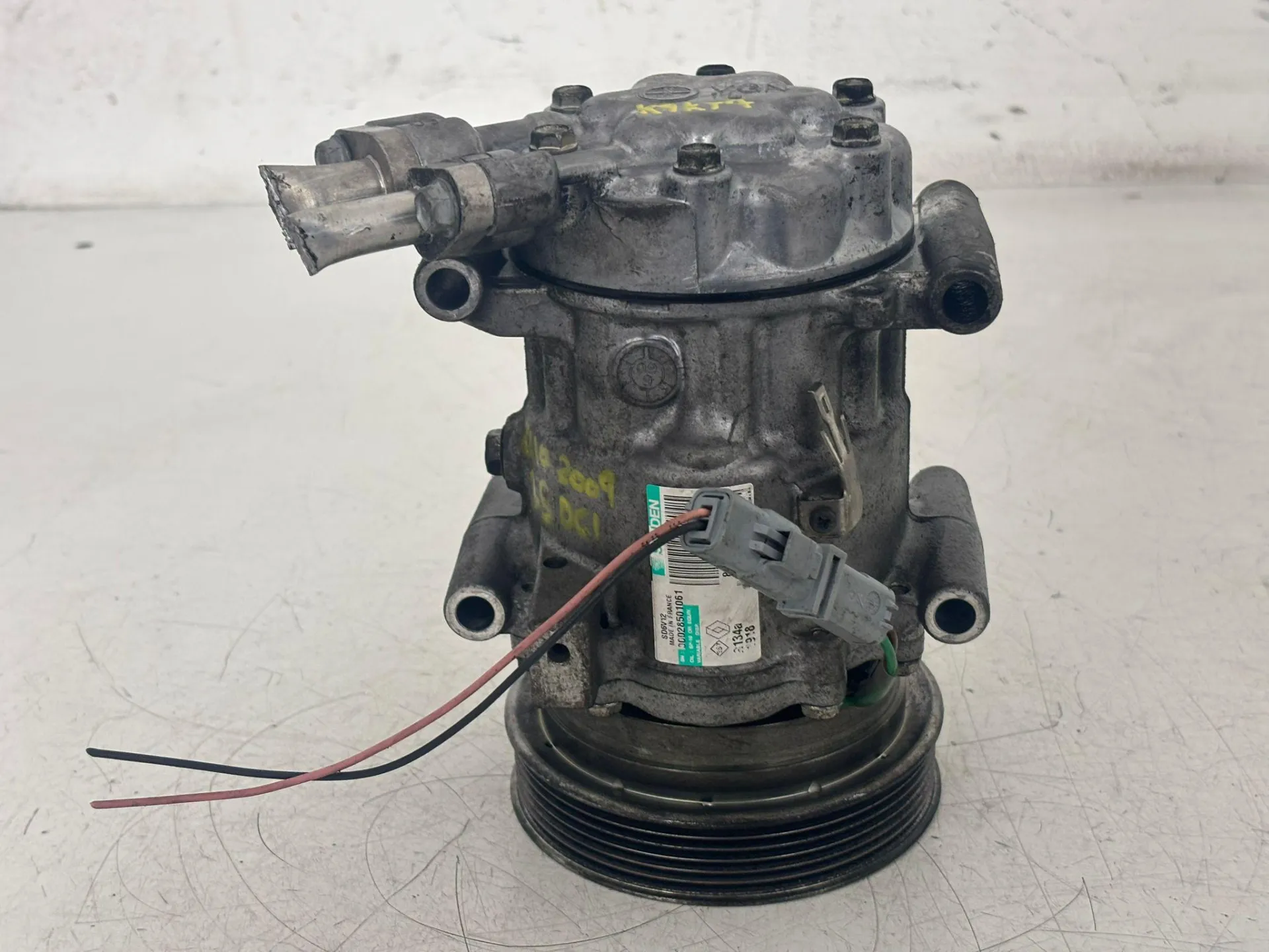 COMPRESSORE A/C con codice 8200953359 da RENAULT Clio Serie Diesel 1500 (08>15)