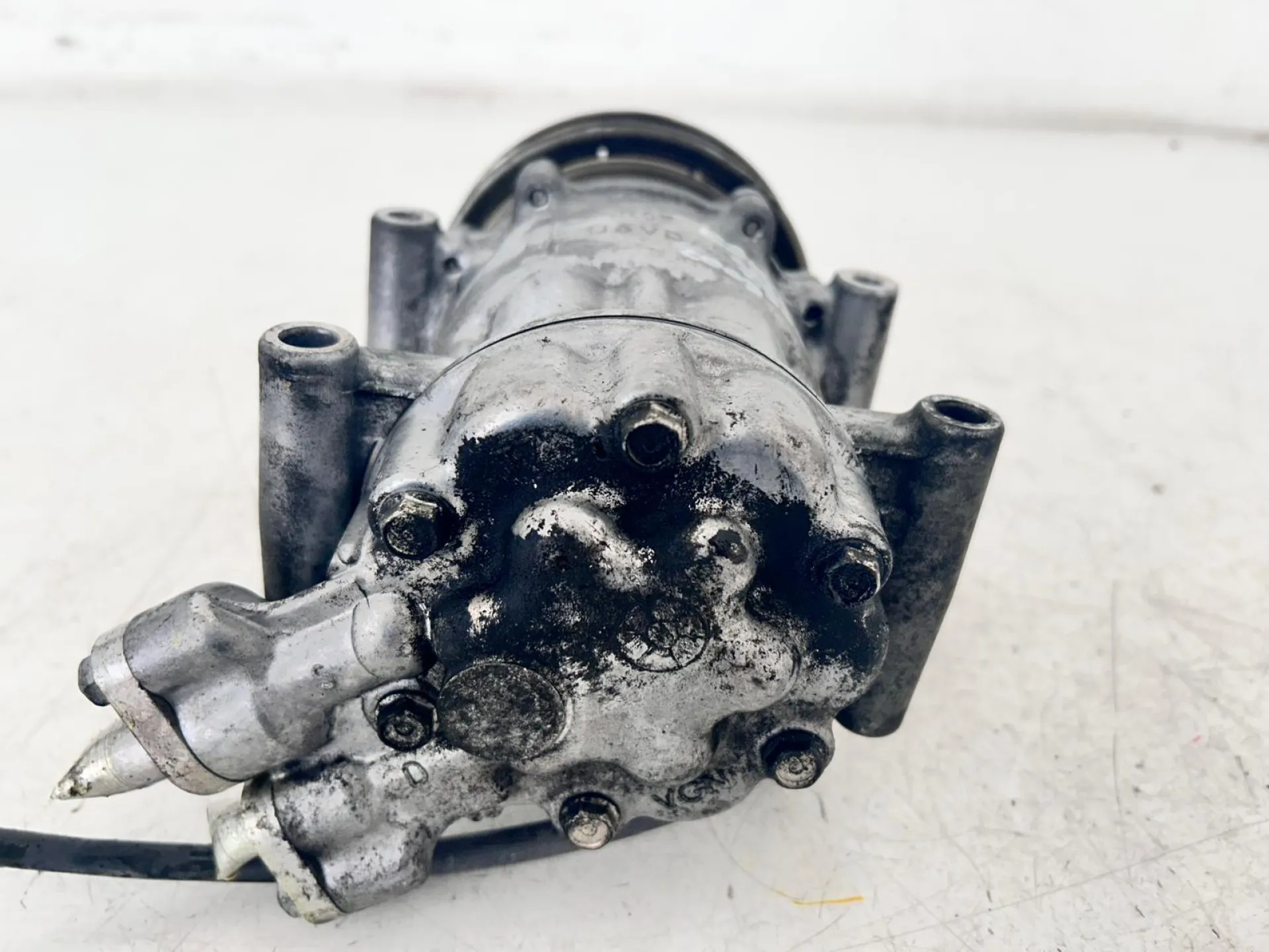 COMPRESSORE A/C con codice 8200953359 da RENAULT Clio Serie Diesel 1500 (08>15)