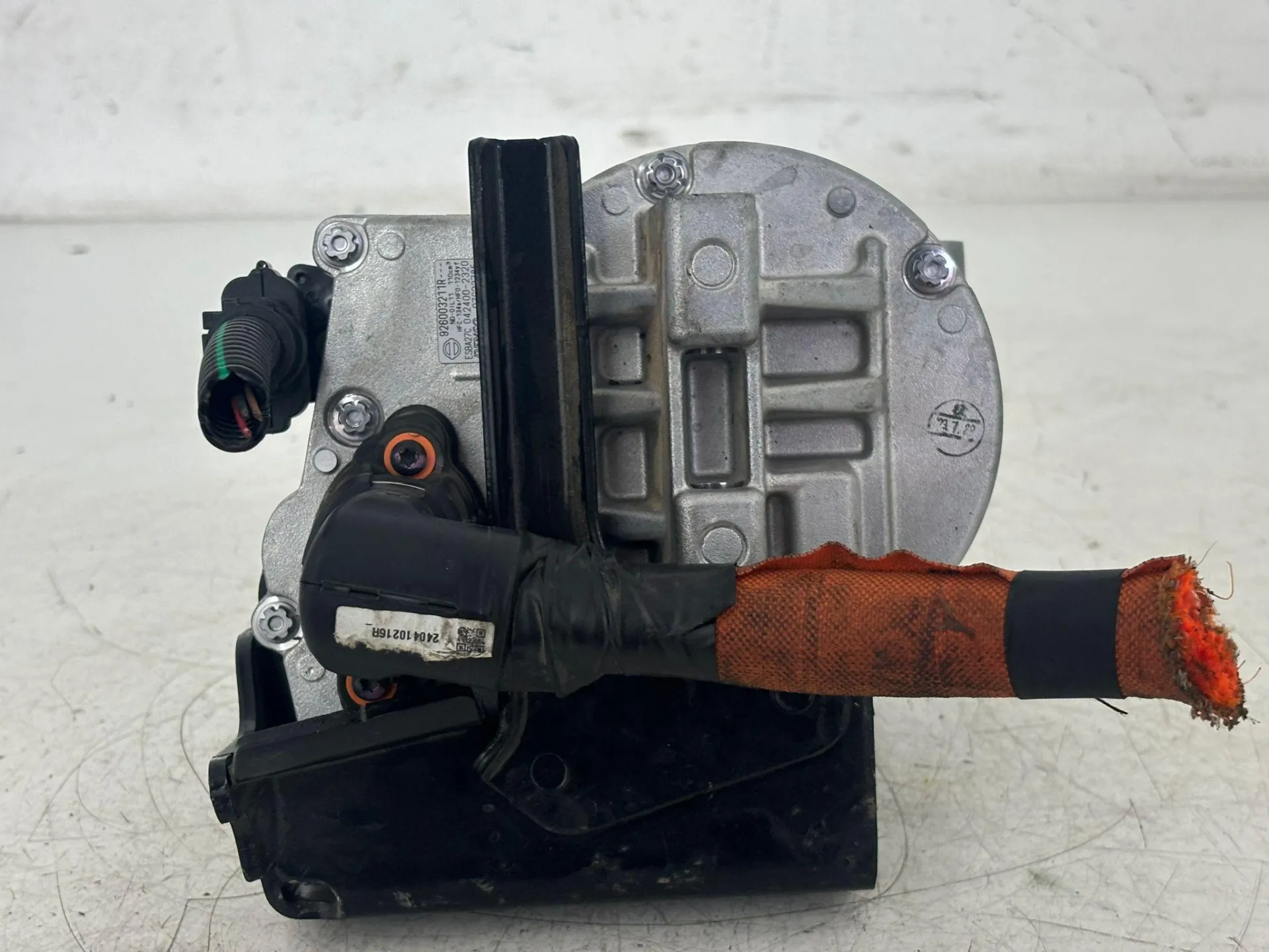 COMPRESSORE A/C con codice 926003211R da RENAULT CLIO Serie V Hybrid 1600 (19>)