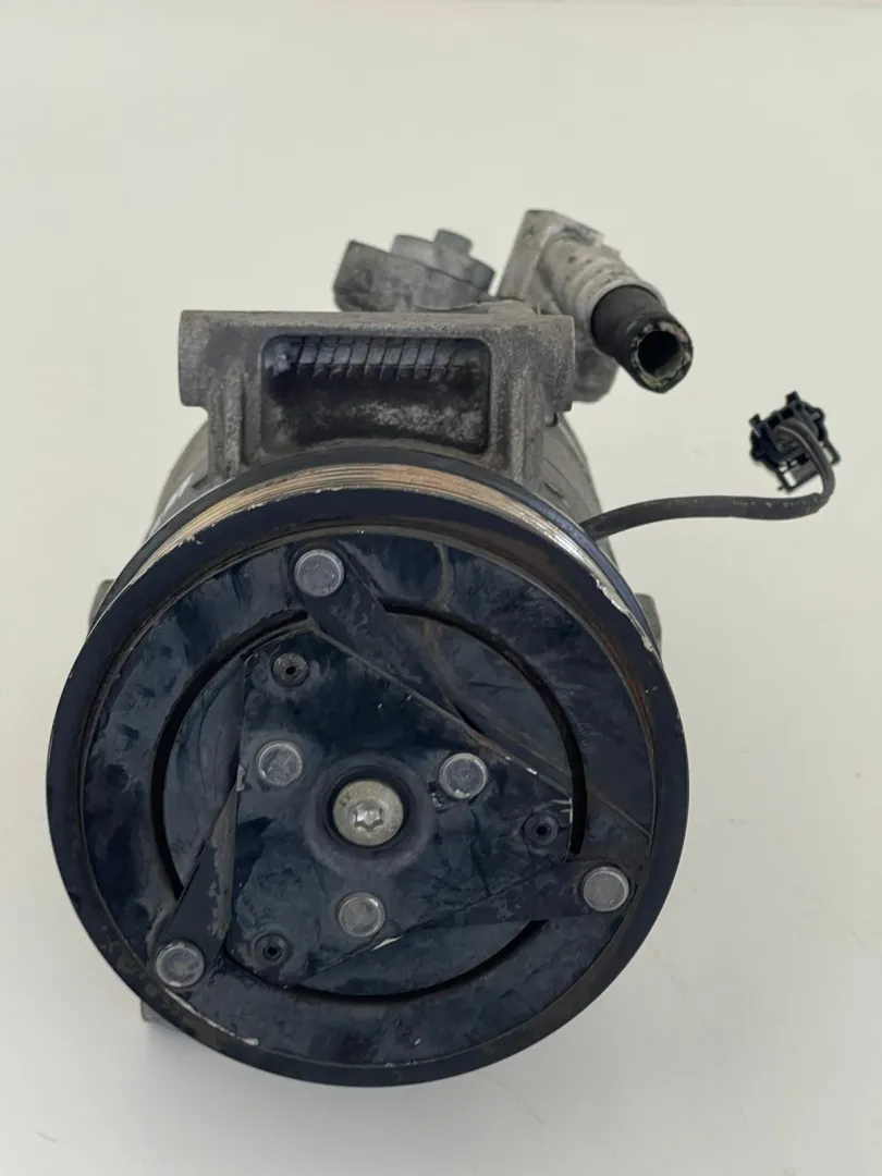 COMPRESSORE A/C con codice 8200356576 da RENAULT Megane ll Serie con codice motore M9R A7/M9R A7 Diesel 2000 (06>08)