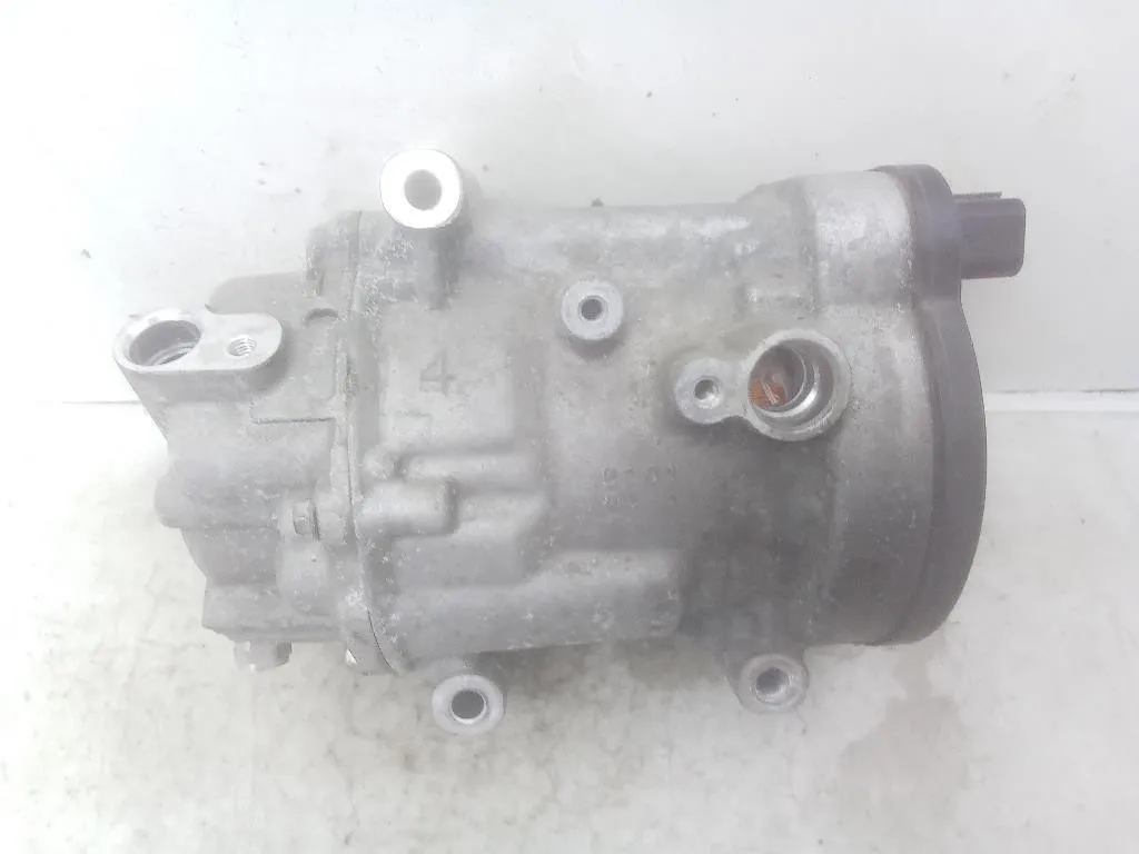 COMPRESSORE A/C con codice ESB20C 042400-0370 da TOYOTA C-HR Ibrida 2ZRFXE hybrid 1798 (16>23)