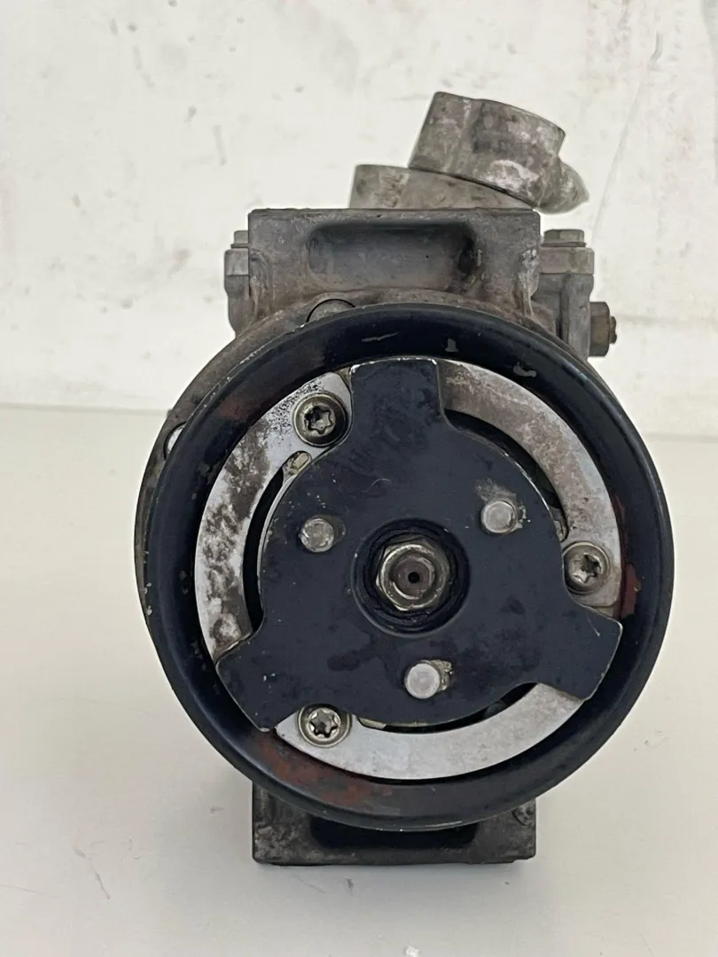 COMPRESSORE A/C con codice 042551010B4 da VOLKSWAGEN Golf 5 Berlina con codice motore BKC/BKC Diesel 1900 (03>08)