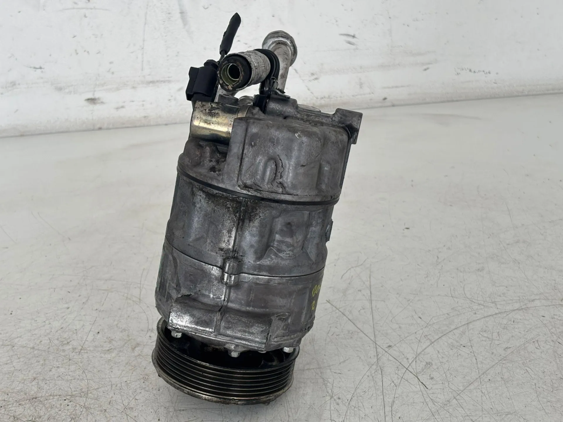 COMPRESSORE A/C con codice 1K0820803 Q da VOLKSWAGEN Golf 5 Berlina Diesel 2000 (03>08)