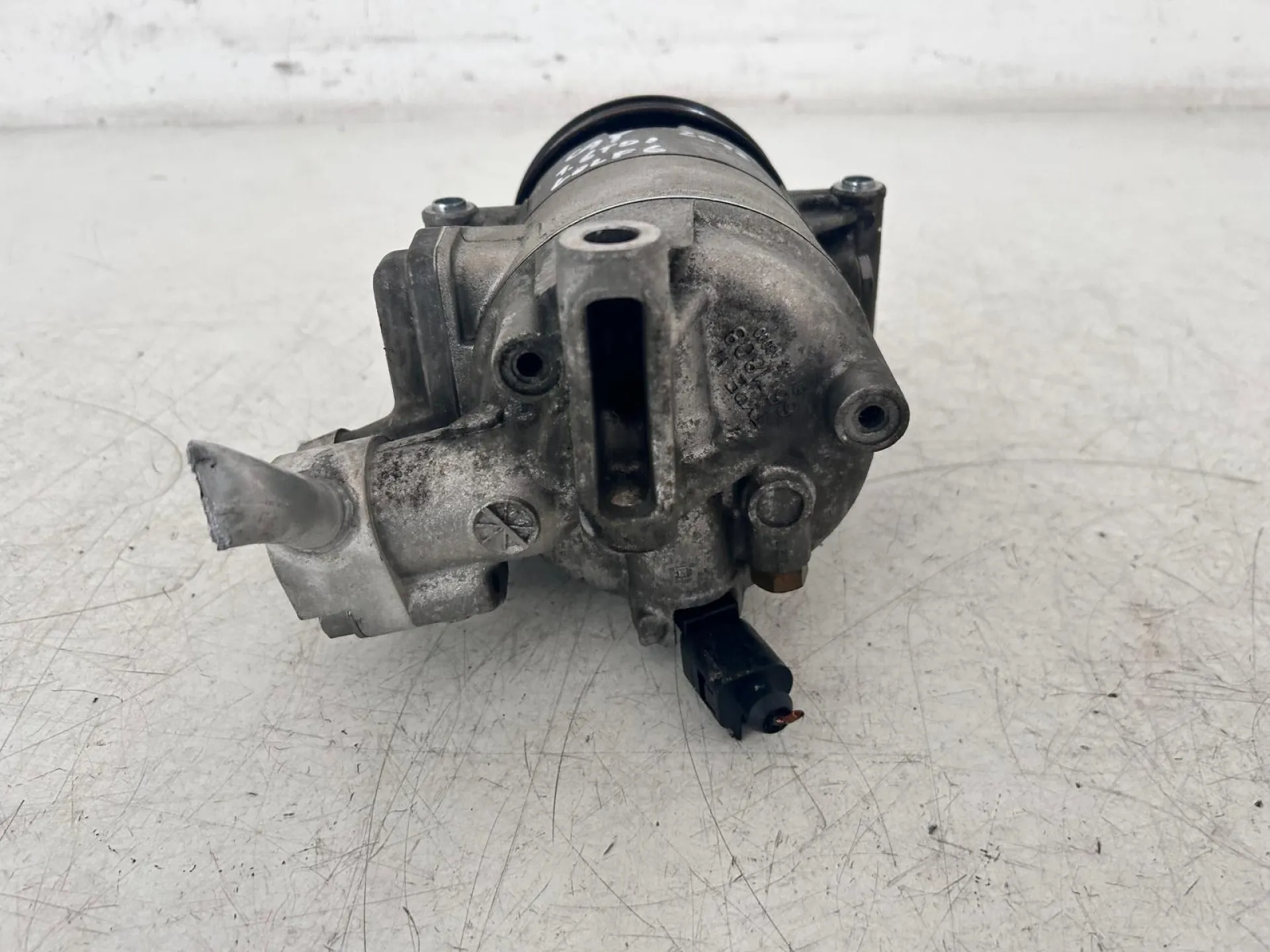 COMPRESSORE A/C con codice 5N0820803A da VOLKSWAGEN Golf 6 Berlina Diesel 1600 (08>12)