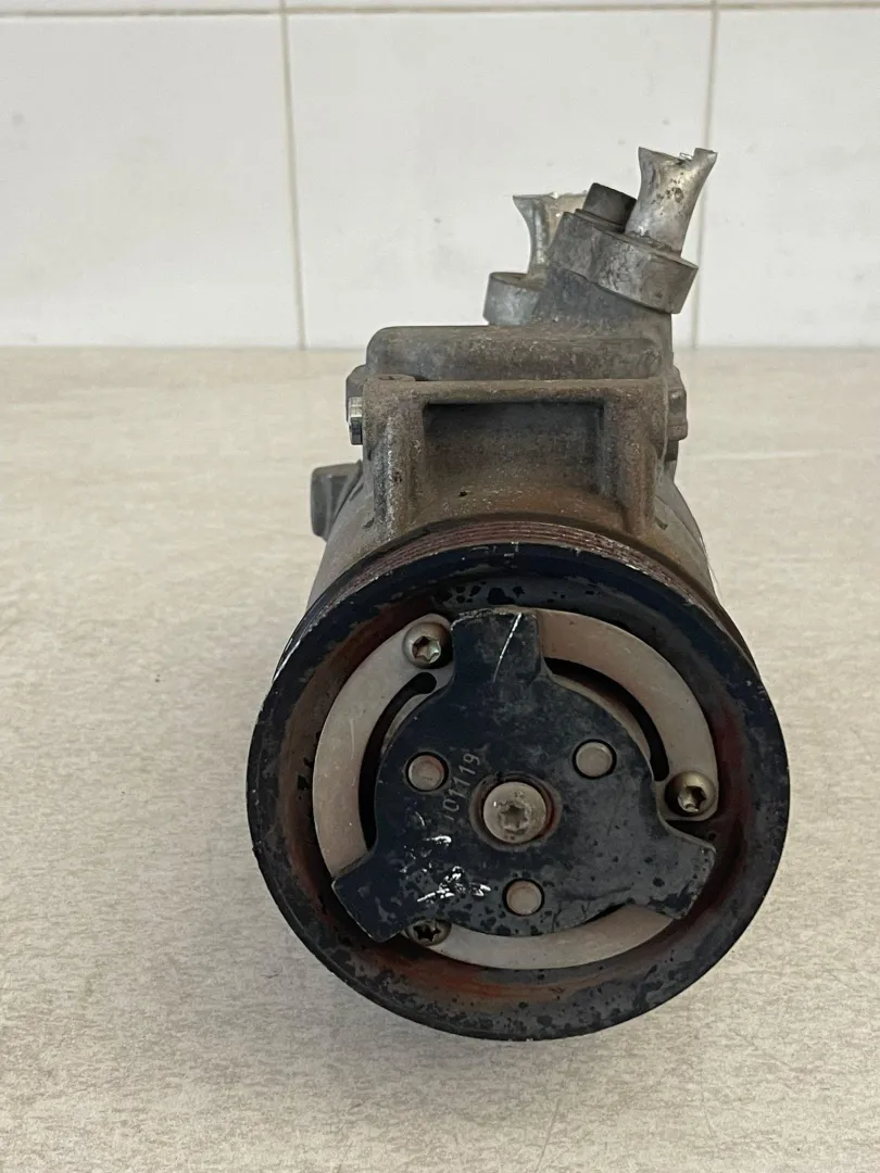 COMPRESSORE A/C con codice 5N0820803A da VOLKSWAGEN Golf 6 Berlina Diesel 1600 (08>12)