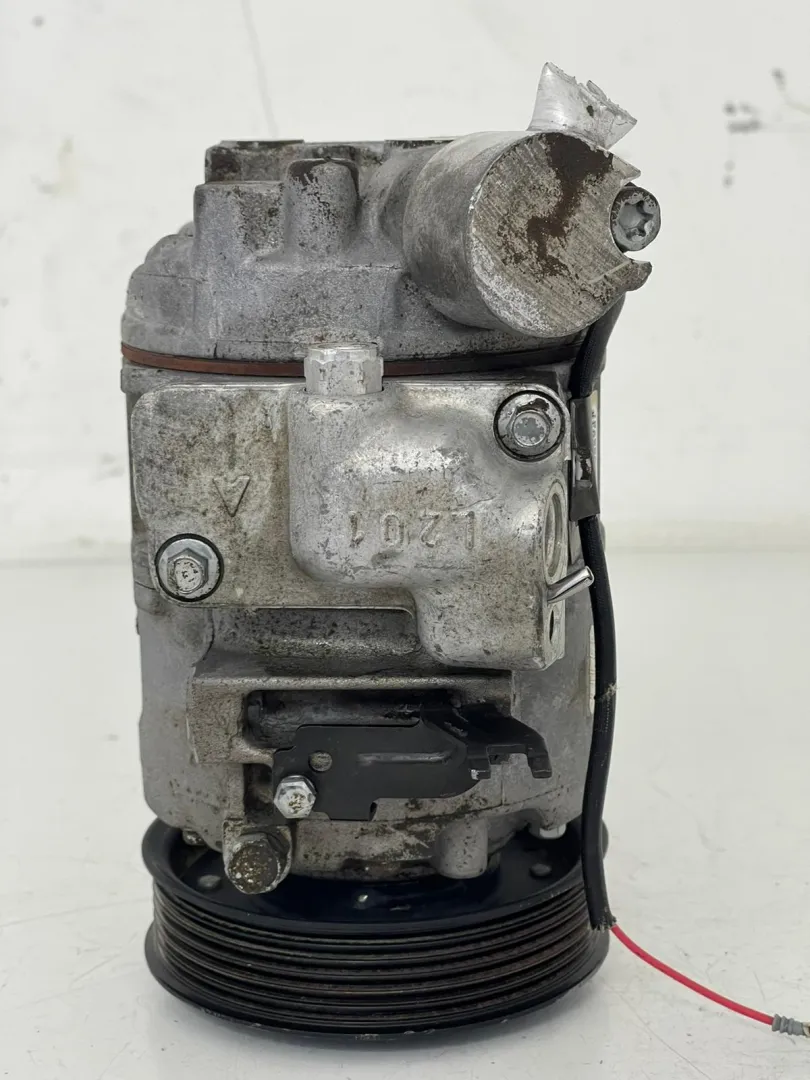 COMPRESSORE A/C con codice 447300-8821 da VOLKSWAGEN Polo 4° Serie con codice motore AZQ/AZQ Benzina 1200 (01>09)