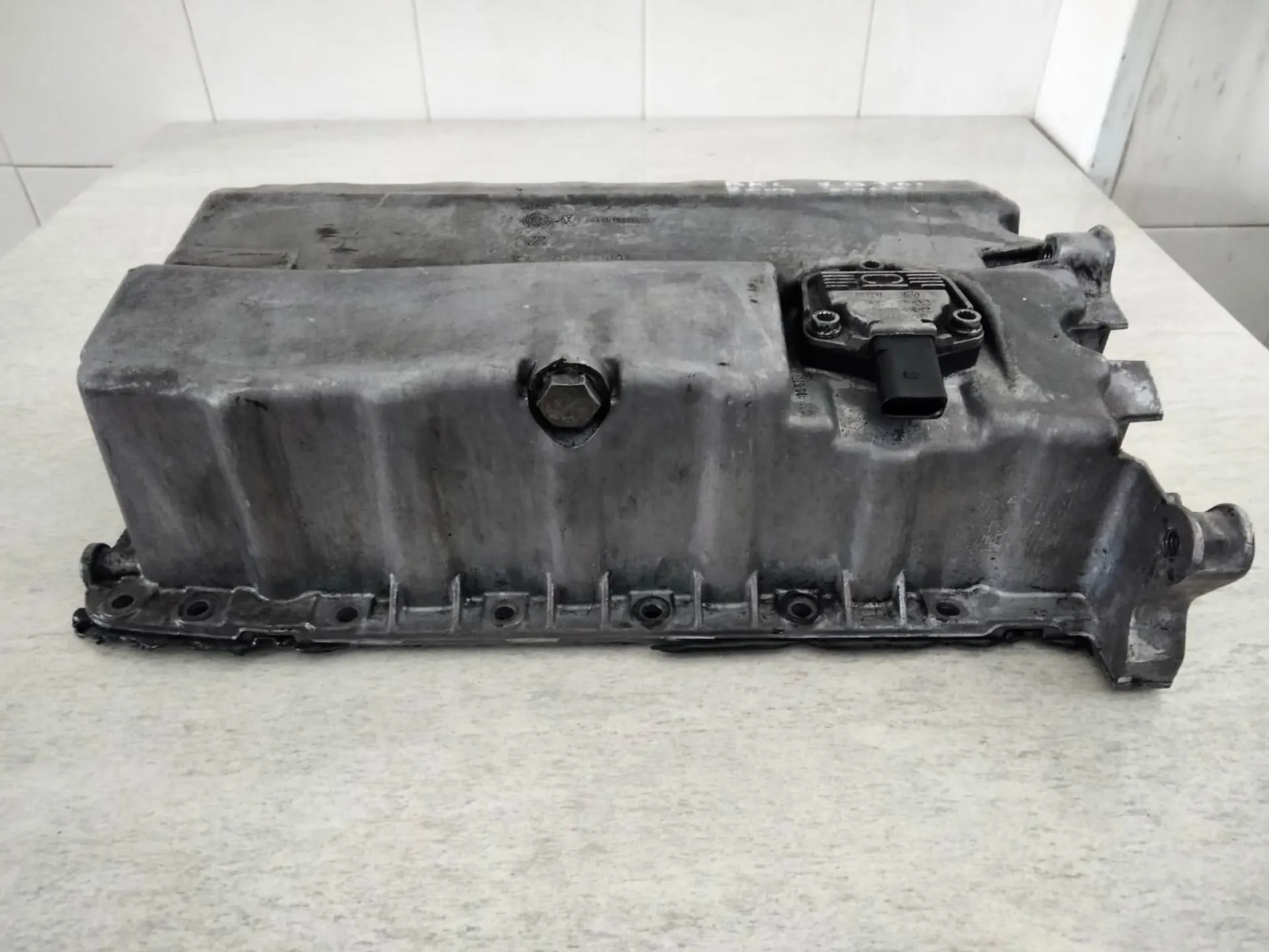 COPPA OLIO MOTORE con codice 6PR008079-03 da VOLKSWAGEN Golf 5 Berlina Diesel 1900 (03>08)